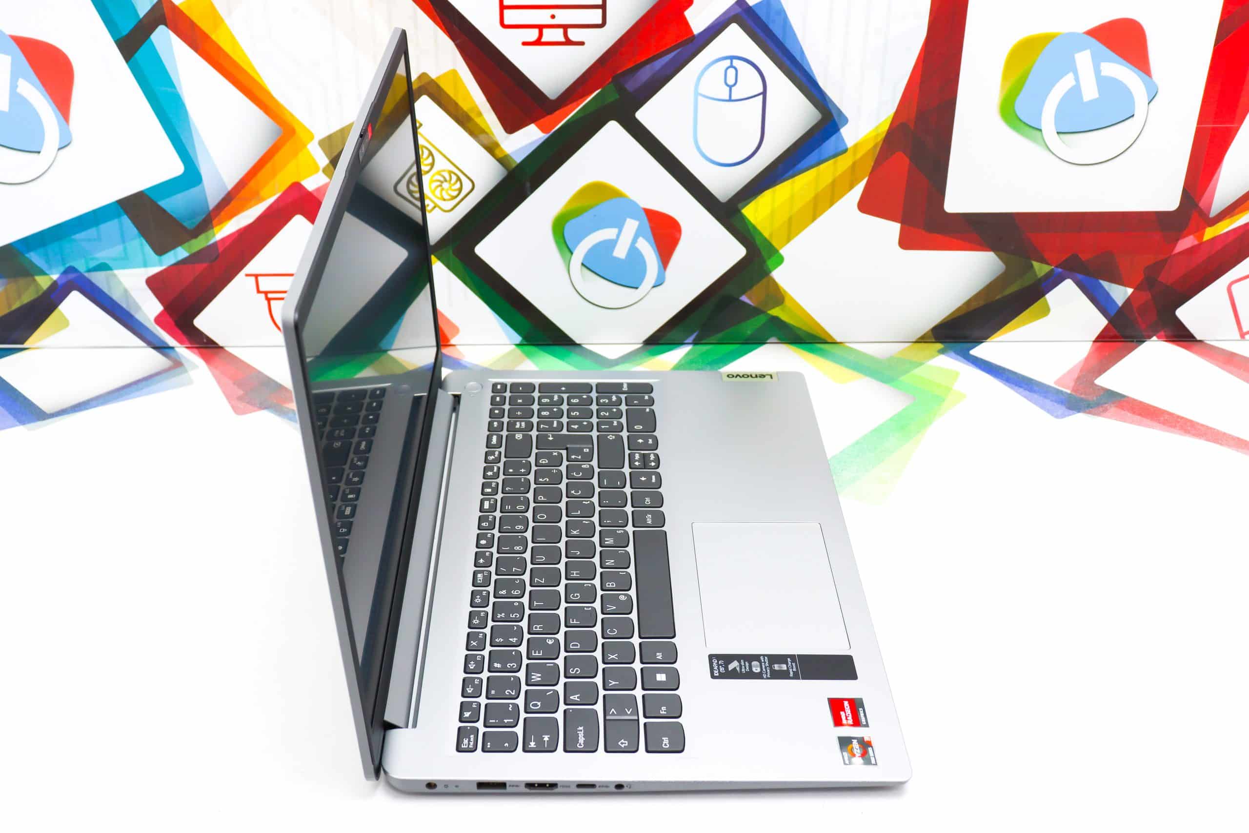 Laptop Lenovo IdeaPad 1 15AMN7 R3 7320u 512GB SSD 16GB DDR5 15,6'' - Slika 10