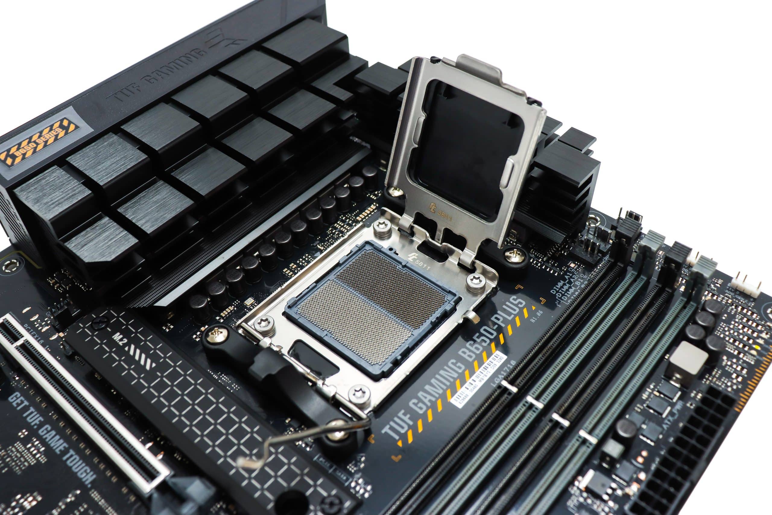 Matična ploča Asus TUF B650-Plus DDR5 AM5 - Slika 7