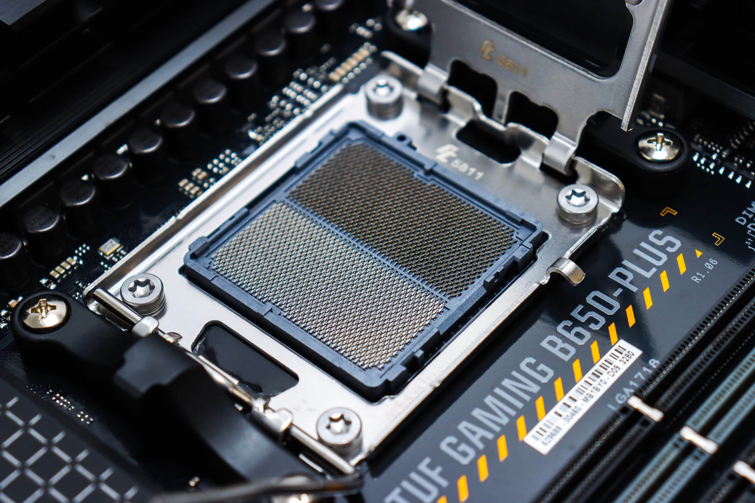Matična ploča Asus TUF B650-Plus DDR5 AM5 - Slika 8
